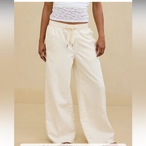 Aerie soft Landing Trouser Cream Size Small New With Tag Sold Out Online